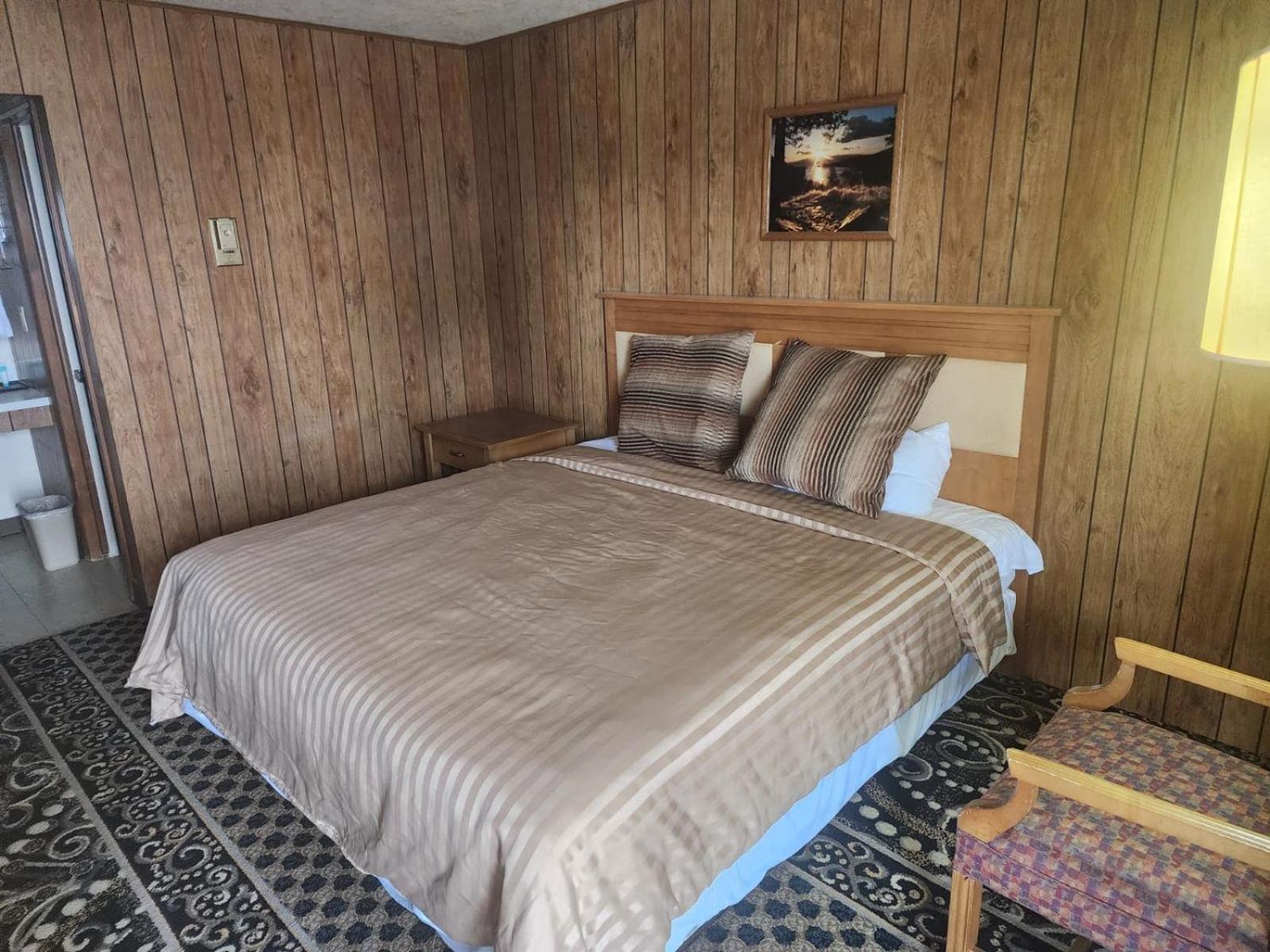 1St Inn By Oyo Quinter Hwy 70 Ks Екстер'єр фото